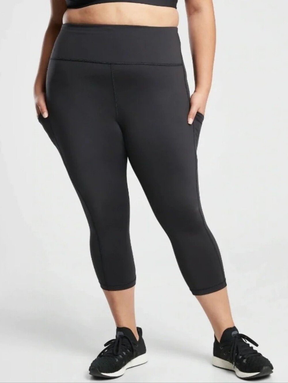 Athleta Ultimate Stash Pocket Capri in Black Size 1X
